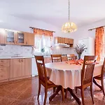 Holiday home House Vesna Liznjan