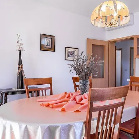 Holiday home Vesna *