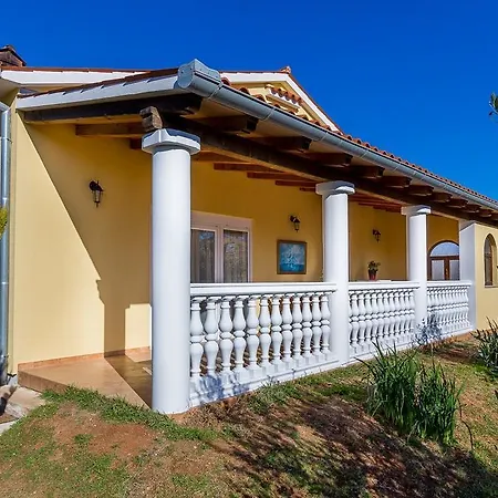 House Vesna * Ližnjan