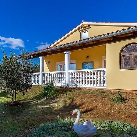 House Vesna 度假居 Ližnjan