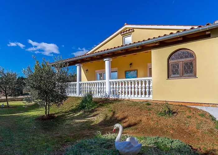 House Vesna 度假居 Ližnjan